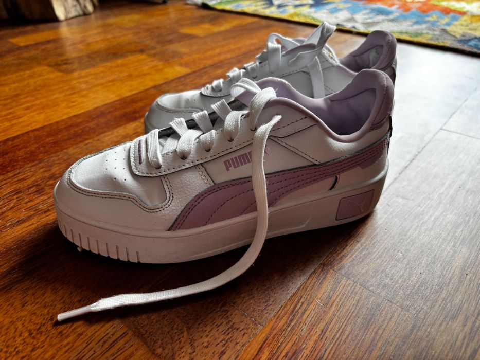 Adidași marca PUMA pentru fete