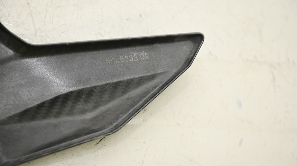 Carena Protectie Calcai Dreapta Carbon BMW S1000XR K69 2020 - 2025