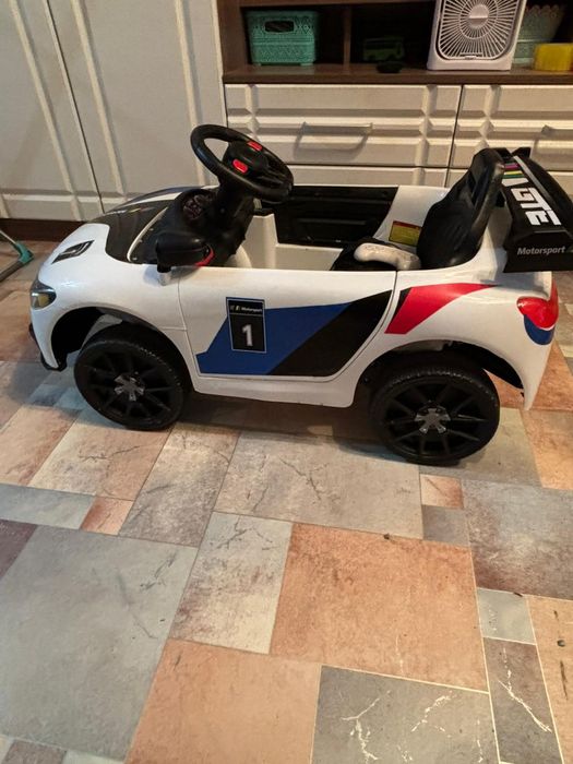 Электромобиль детский