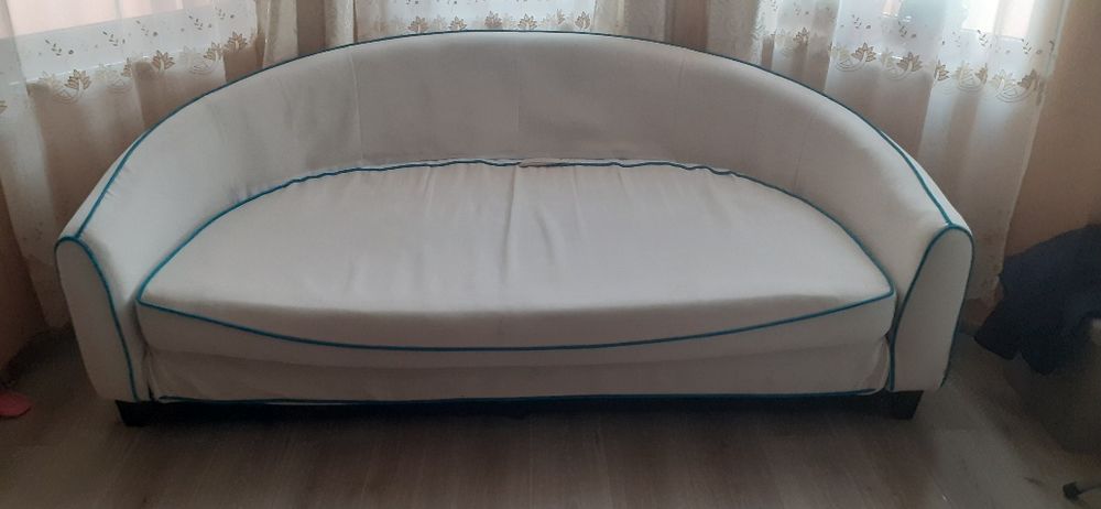 De vânzare, canapea semirotunda extensibila