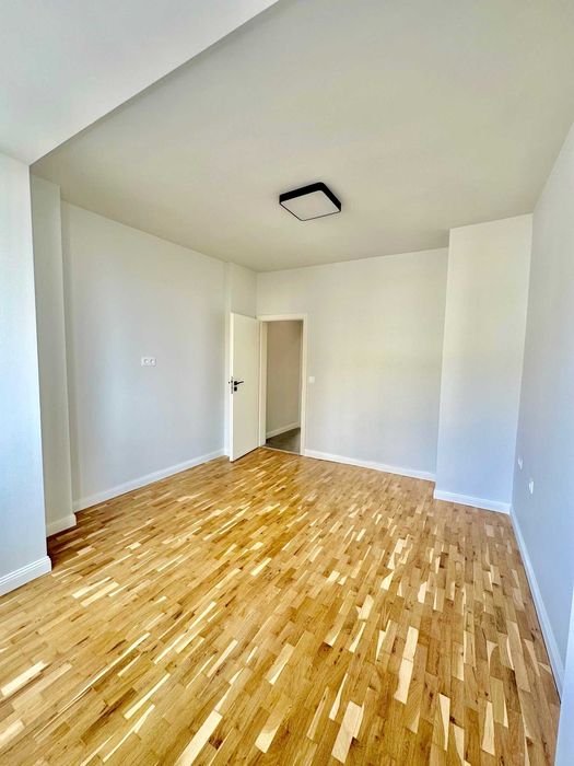 Продава се Четиристаен апартамент в София, Банишора - 90 кв.м за 1757 €/кв.м - Снимка #12