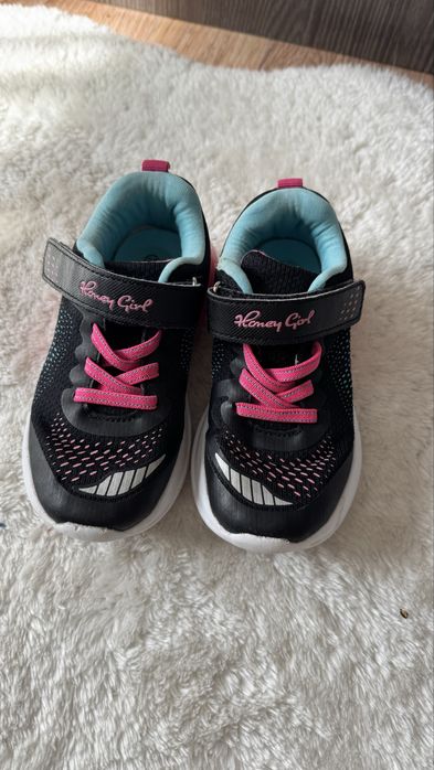 Кроссовки для девочки