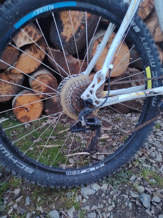Vând sau schimb cu trotinetă electrica Bicicletă custom făcută pe piese mai multe detalii in privat sau descriere