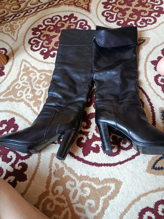 Продам сапожки ( ботфорды)