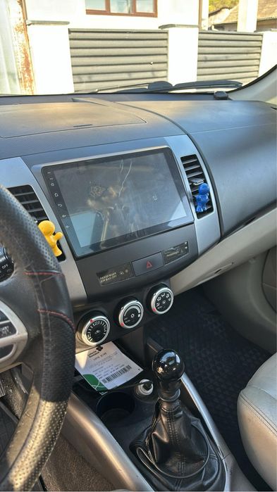 Mitshubishi Outlander