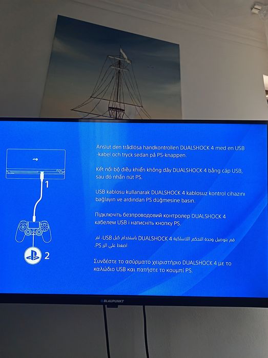Vând PlayStation 4 Slim