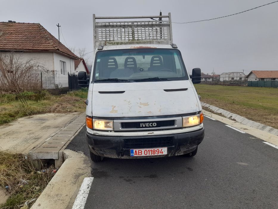 De vânzare iveco ani 2000