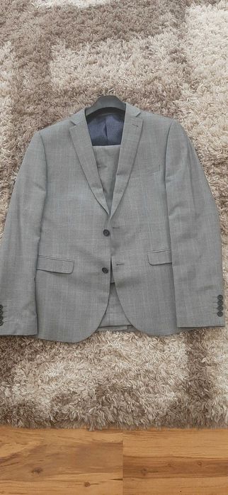 Costum barbati NEXT calitate deosebita-marimea 42R 107 cm-5 lei transp