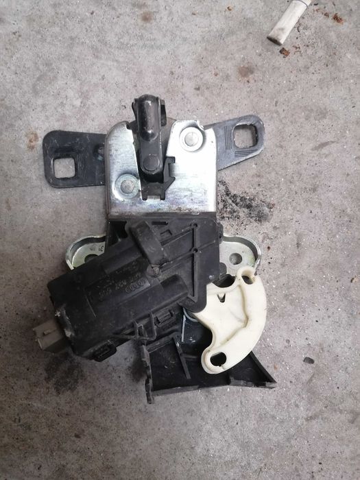 Încuietoare portbagaj Audi A6 c6