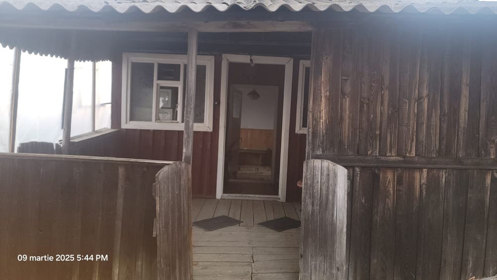 Vând cabana la munte