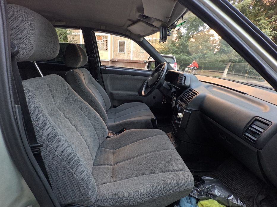 Продается.с салона один владелец.16 кл.мотор.