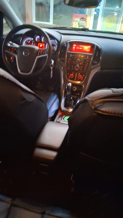 OPEL Astra 2011 — imagine 4