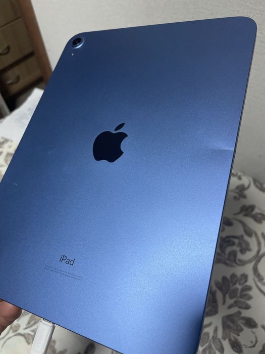Прдам iPad 10 поколения 64GB