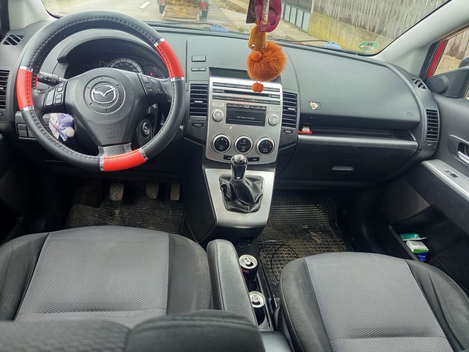 Mașină de vânzare Mazda 5