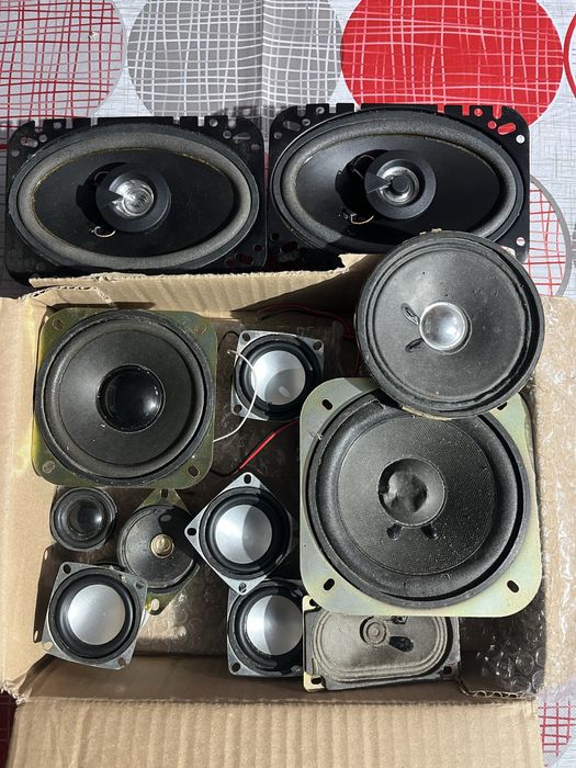 Difuzoare boxe diferite modele.