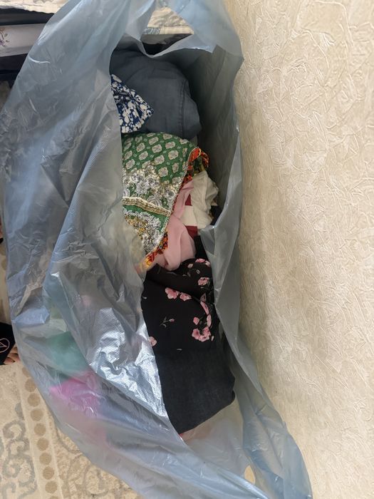 Срочно отдам пакет одежды