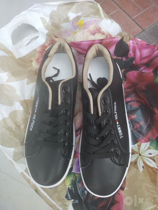 Krossovka sotiladi 39-40 razmer 60.000 sum