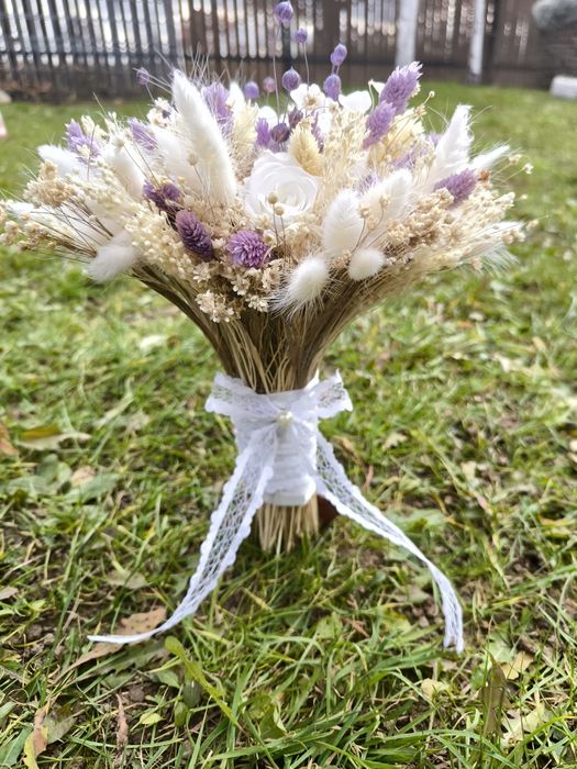 Buchet mireasa ,buchete nașe ,cocarde