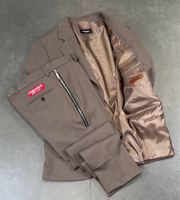 Costum dsquared colectie noua
