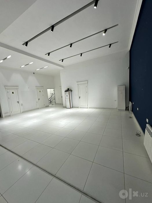 Novza  250m2 har qanday besnes uchun  arendaga beriladi