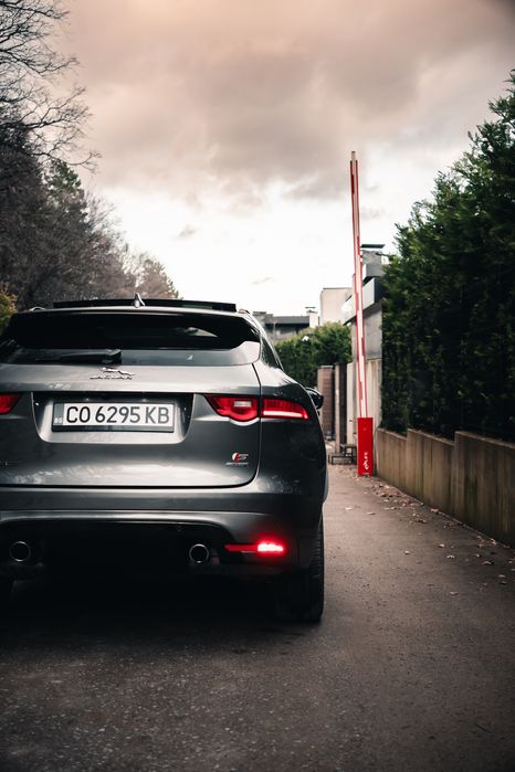 Jaguar F-pace S /ACC+ обсух/FULL/pano/alcantara/всички екстри за модел