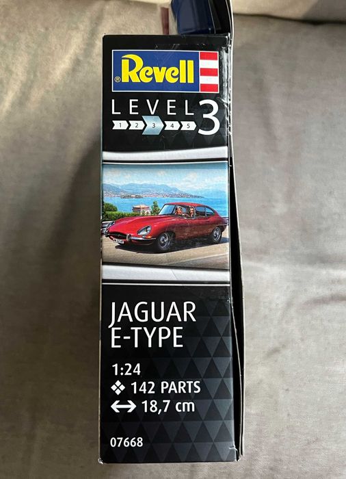 Mașină de construit Revell Jaguar E Type 1:24, set nou sigilat
