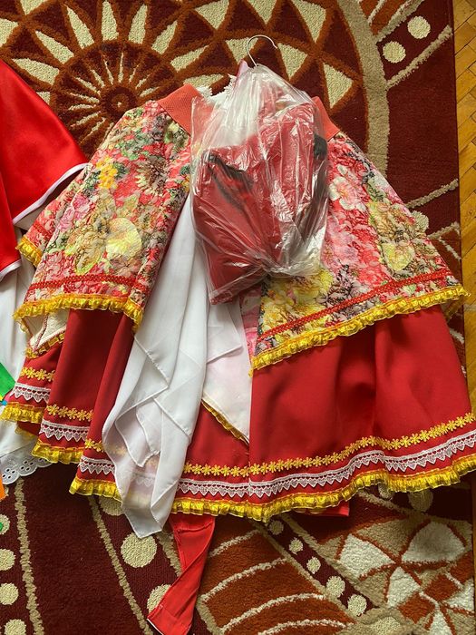 продам костюмы и наряды