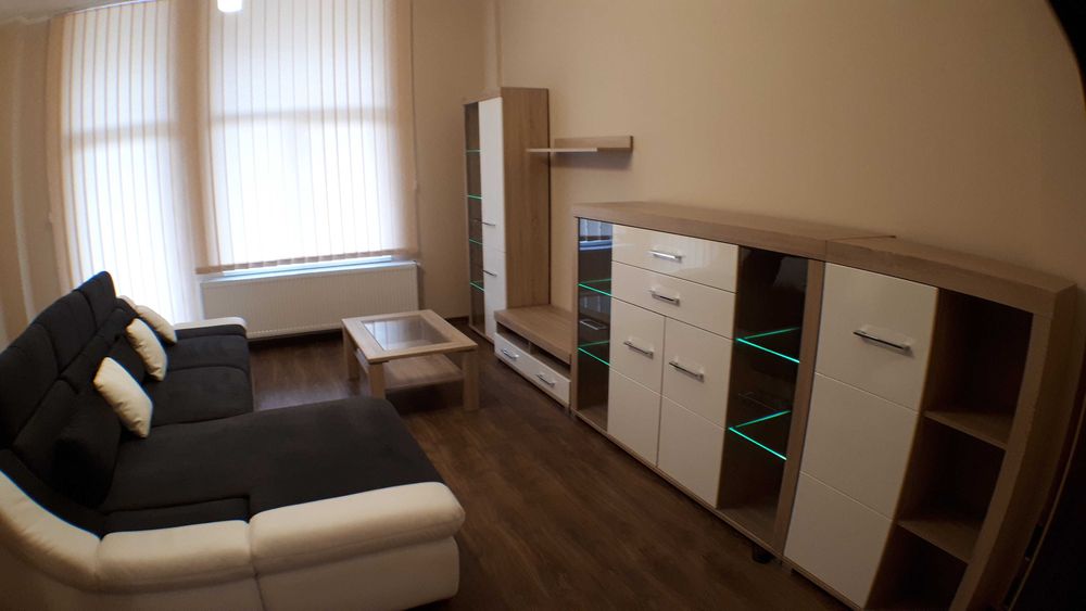 Inchiriez apartament ultracentral cu parcare in curte privata
