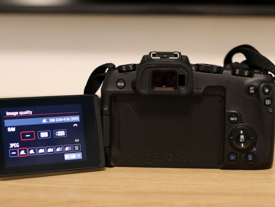 Canon Eos RP + 24-50 Stm обектив Full frame