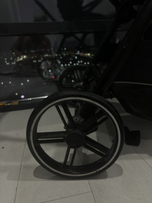 Продас коляску с большими колесами