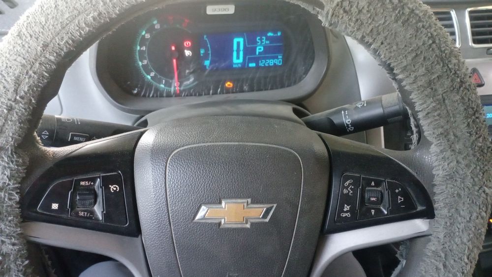 Tez va kelishilgan holda sotiladi