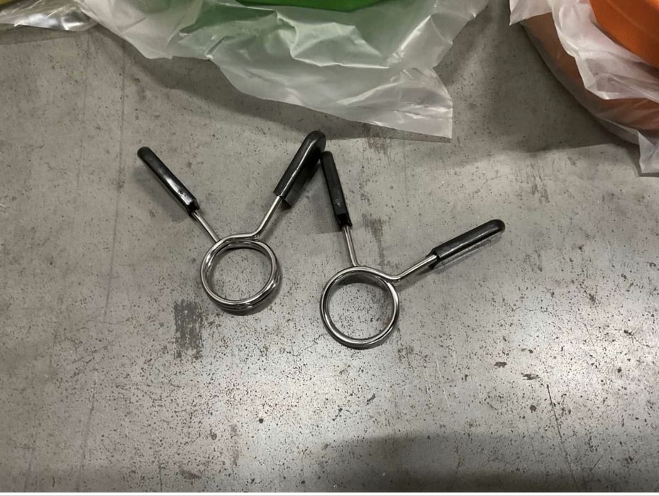 Set gantere 2x 1,25 kg, 2x 2,5 kg și 2x 5 kg, incl. 2x clemă