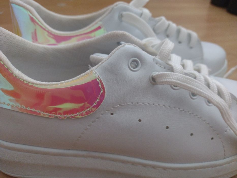 Нови дамски маратонки, 36 номер