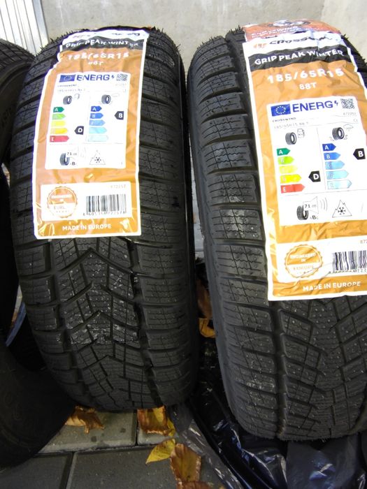 Anvelope 185/65/15 noi