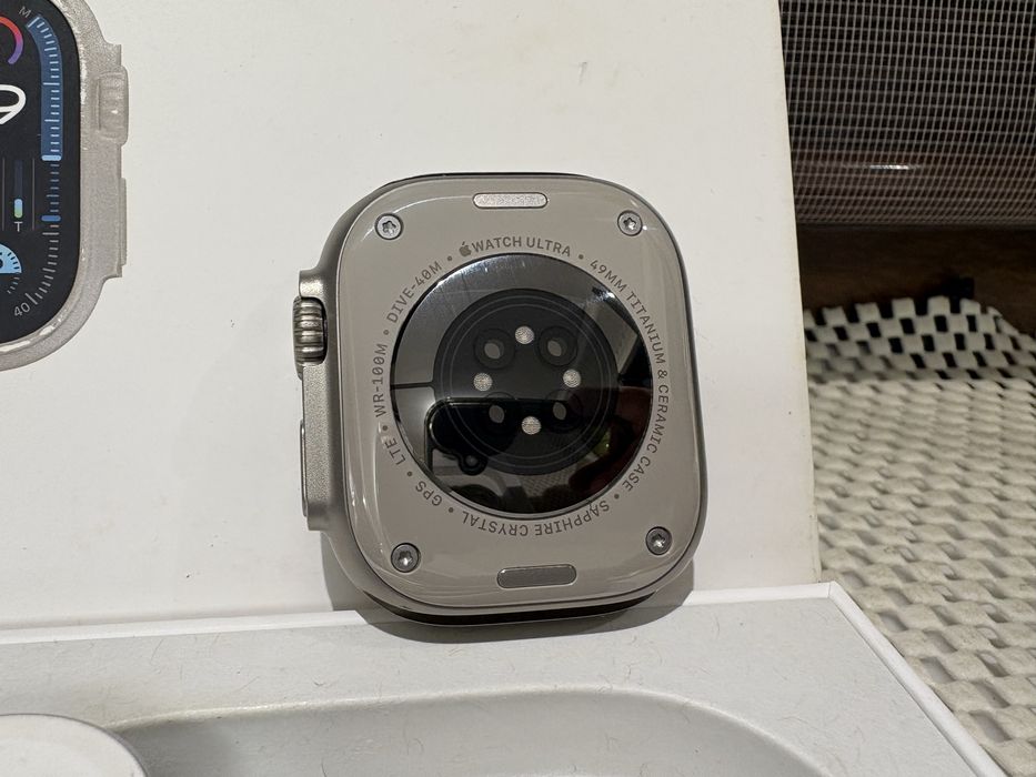 Apple Watch Ultra 2, Natural Titanium 49mm, Baterry Health 100%, GPS + Cellular, Ca Nou La Cutie, Curea Milanese Loop