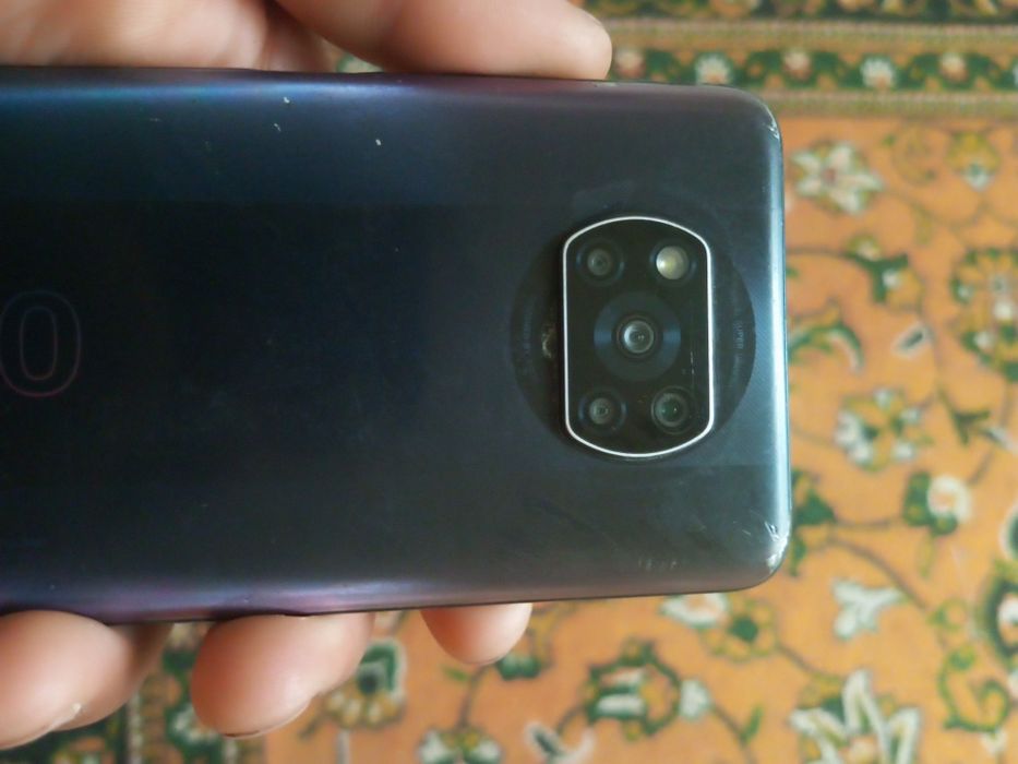 Poco x3 pro sal qirilgan joylari bor