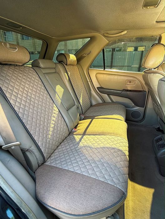 В продаже Lexus RX 300