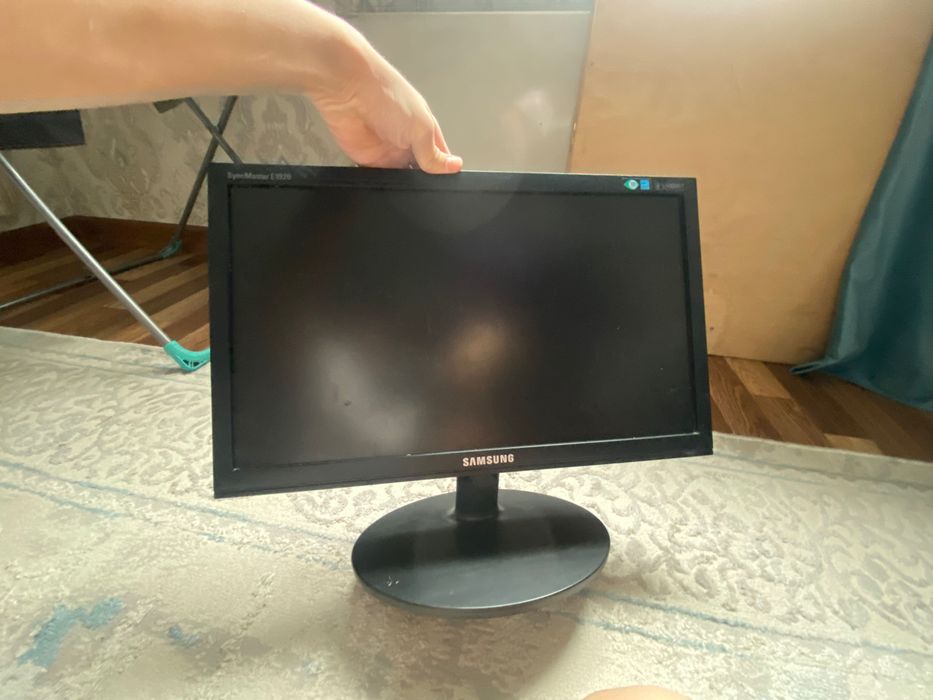 Компьютер монитор и процессор