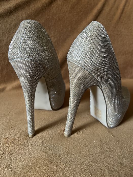 НОВИ официални високи обувки