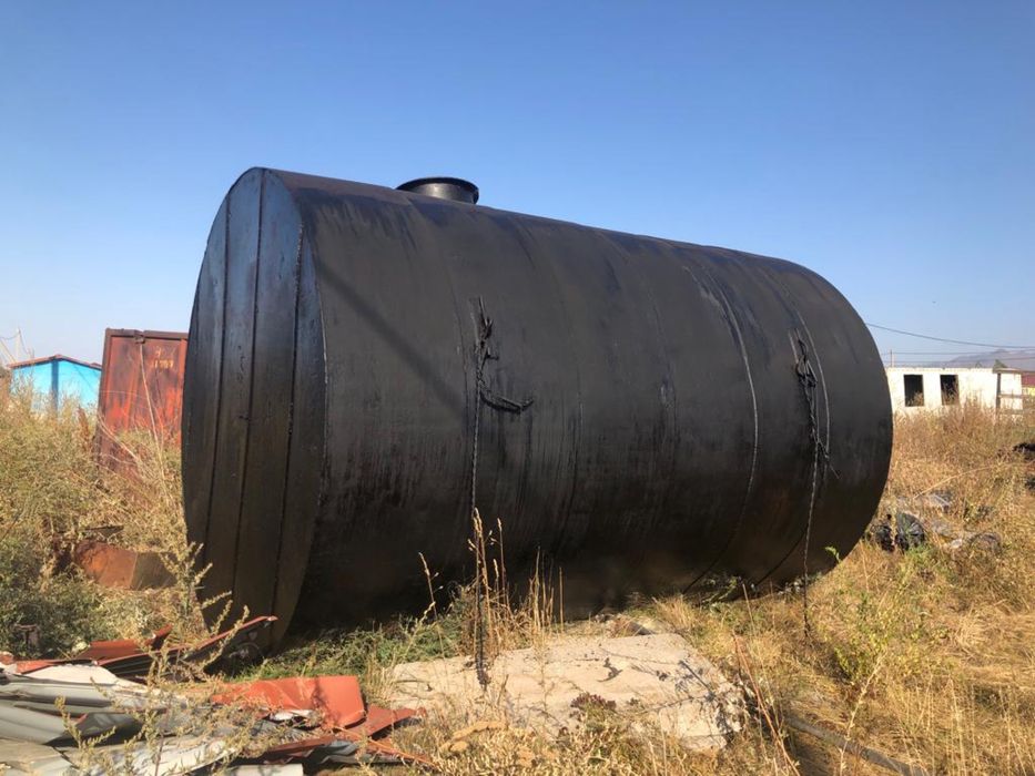 Емкость 25 кубов. Емкость 25 4. Емкость 25 кубов пластиковая. Емкости нержавейка 6 кубов. Бочка агс 25 кубов.