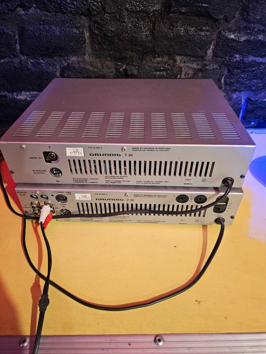 Grundig v30 si T30