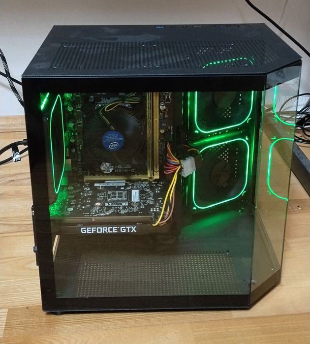 PC gaming I5 gtx 1070 8gb RAM ssd 120 hdd 1 Terra