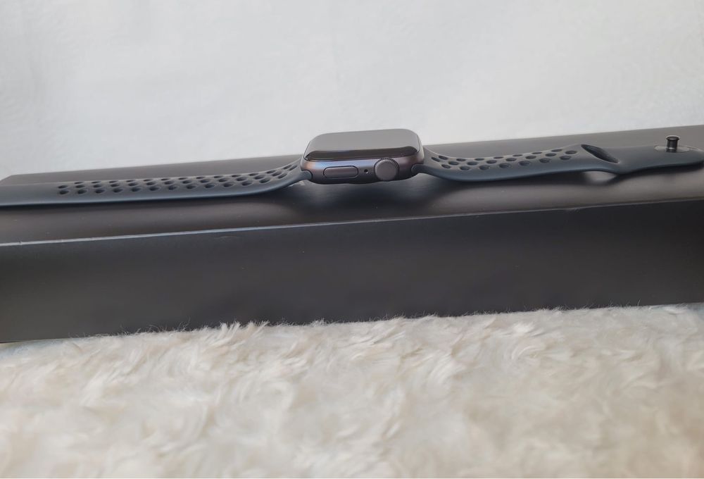 Apple Watch SE Nike Edition 40mm GPS