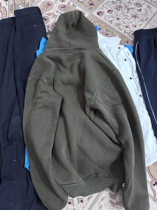 Бесплатно отдам одежду ,12-14лет маоьчик