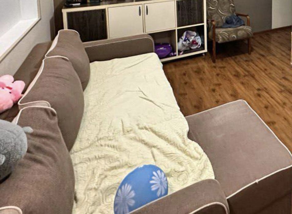 Диван раскладной с местами для хранения