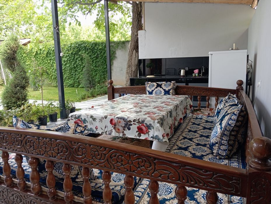Oq toshda dacha oilaviy dacha ijaraga beriladi