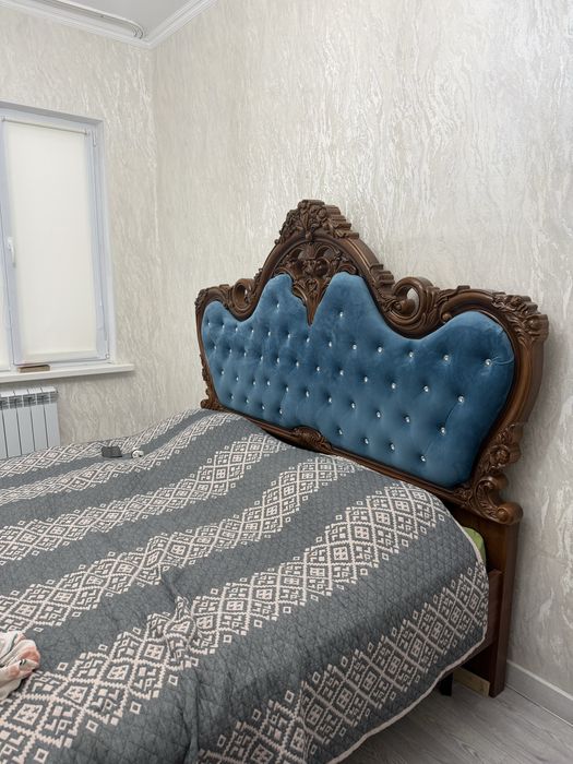 Кровать для спальни