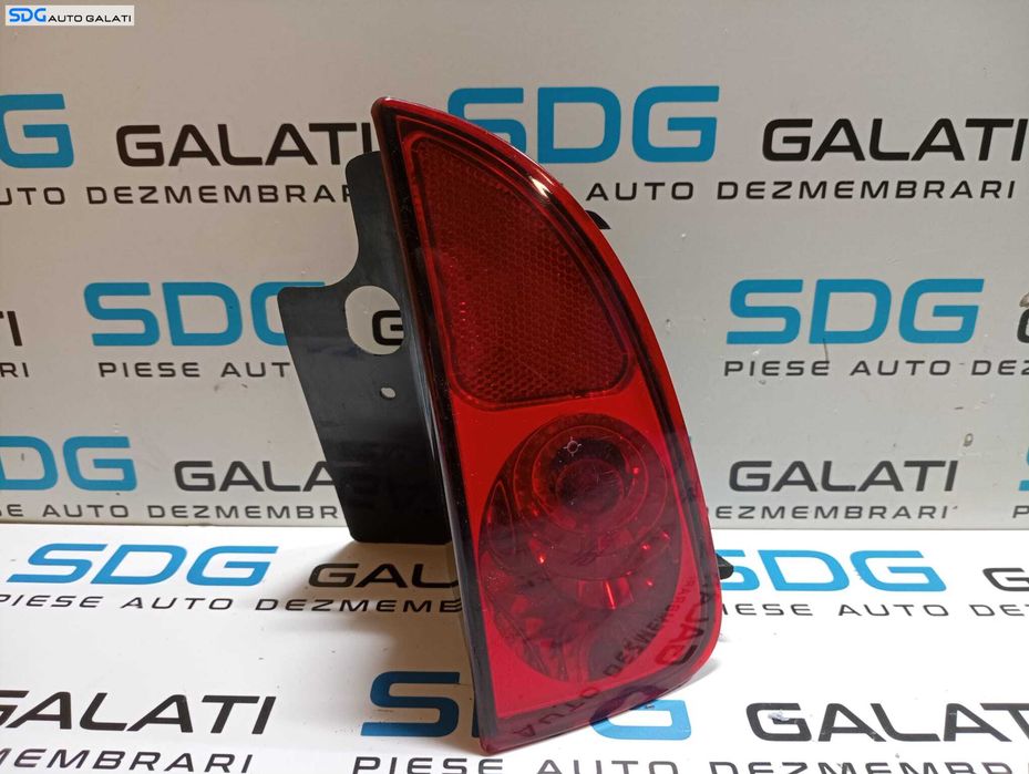 Stop Lampa Tripla Ceata Stanga de pe Spoiler Bara Spate Renault Espace 4 2002 - 2006 Cod 8200027155 [M6974]