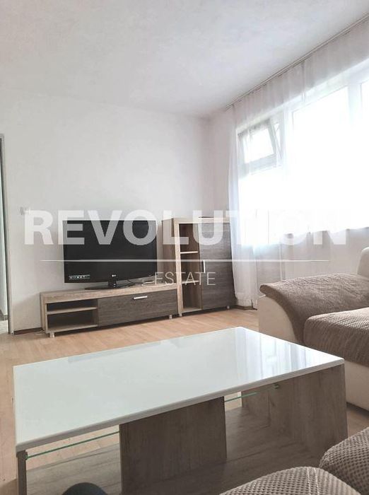 Дава се под наем Двустаен апартамент в Варна, Чаталджа - 67 кв.м за 500 € - Снимка #1