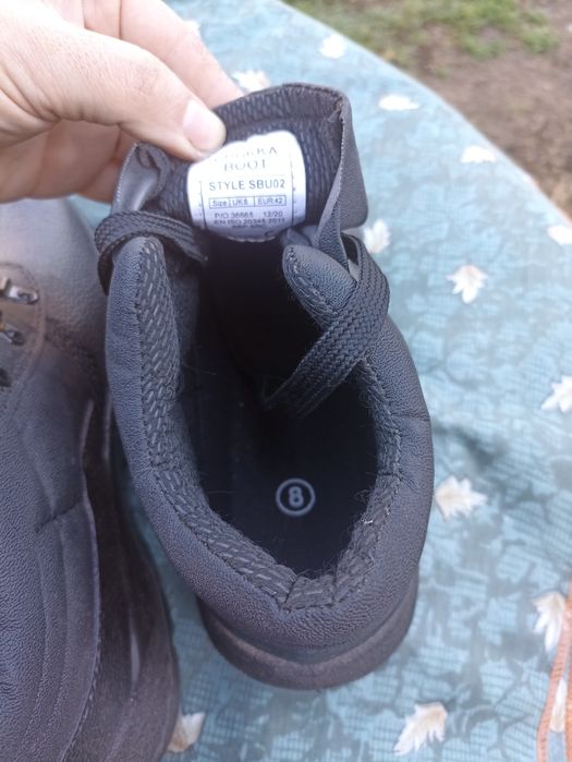 Работни обувки с метално бомбе